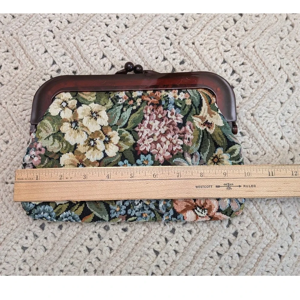 La Regale Vintage Floral Tapestry Clutch Tortoiseshell Frame Gold Chain Bag